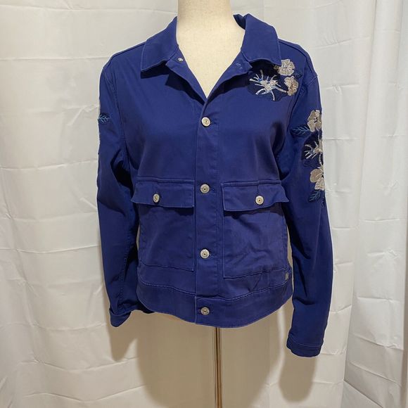 LULAROE Women's Blue Stretch Jean Jacket Size L Embroidered Flower Pockets - Picture 4 of 10